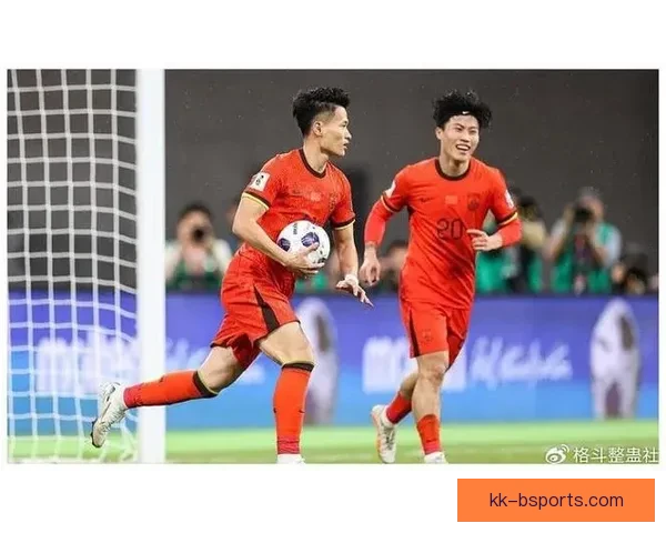 林良铭精彩破门打破日本队防线创造历史时刻