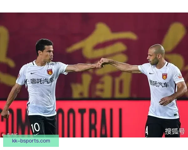 阿拉巴鏖战曼城亚冠赛场高光时刻全面盘点回顾精彩瞬间与关键进球解析
